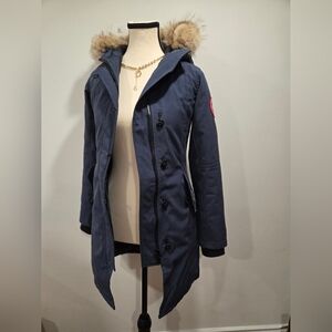 🎉Host Pick✨️ Canada Goose Kensington Parka XS ⚠️ Fits Like XXS / XXXS
